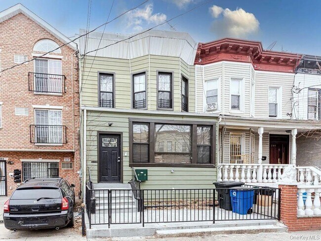 Building Photo - 282 E 38th St