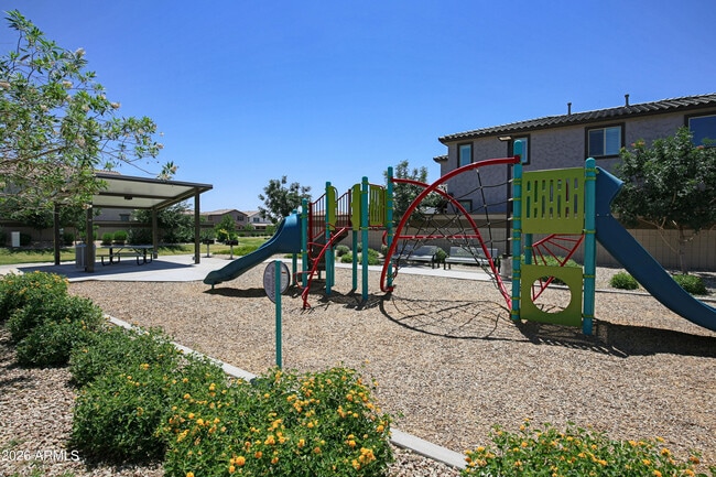 Building Photo - 8820 W Lamar Rd