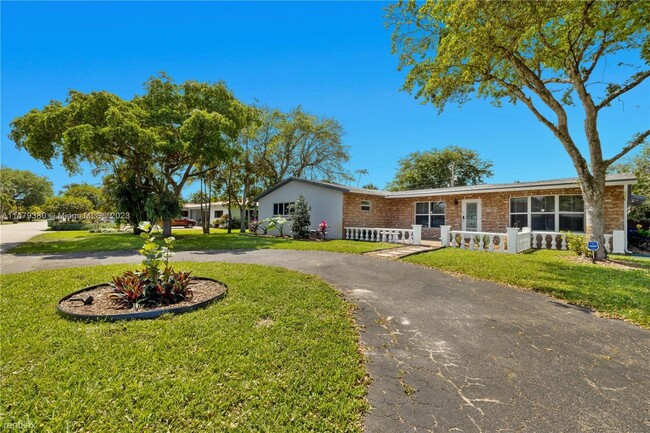 Building Photo - 3 br, 3 bath House - 2225 NW 3rd Ave