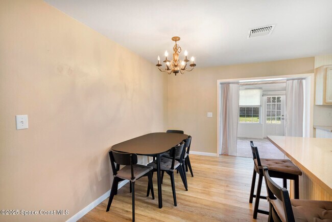 Building Photo - 219 Narvaez Dr