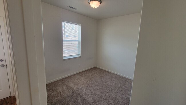 Building Photo - Modern Townhome with Views Near Mesa Mall