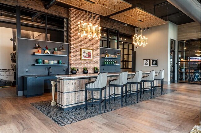 Building Photo - 402 Guadalupe St