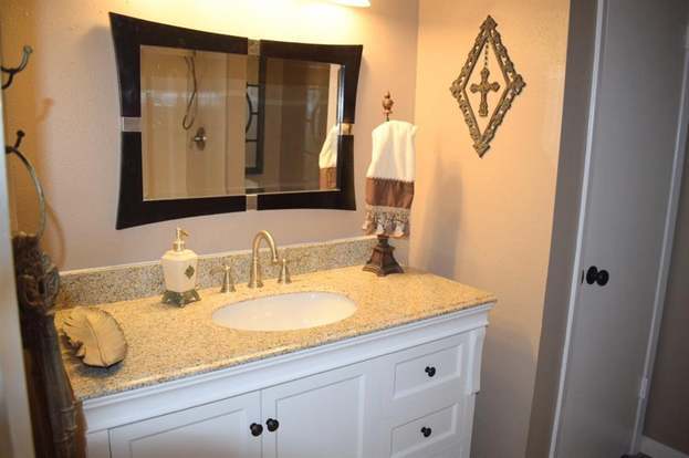 Building Photo - 6604 Montauk Dr