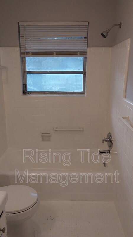 Building Photo - 7016 Briarwood Ln