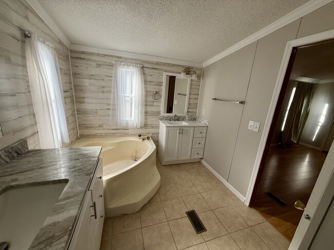 Building Photo - 258 Long Boys Trail