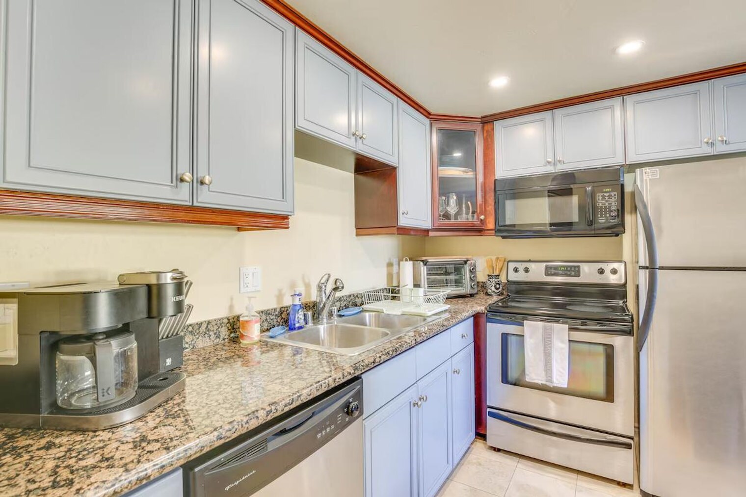 Building Photo - 126 Elder Ave