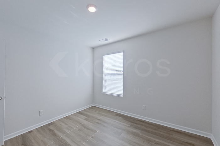 Building Photo - 113 Overstreet Way