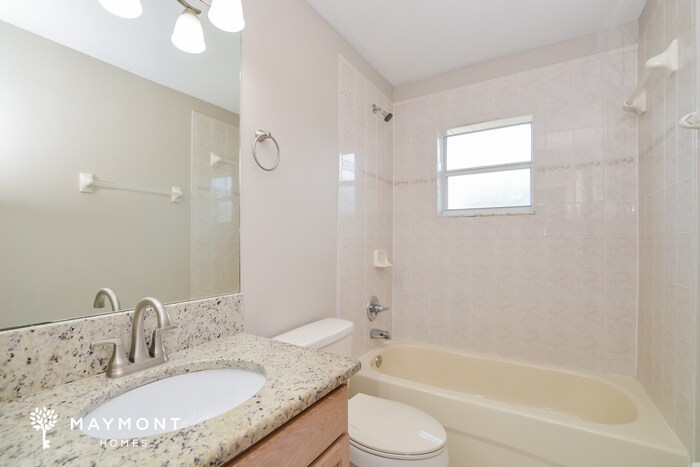 Building Photo - 529 Basil Ct