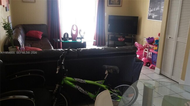 Building Photo - 3021 W 76th St