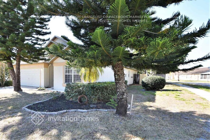 Building Photo - 10500 Petaloma Dr