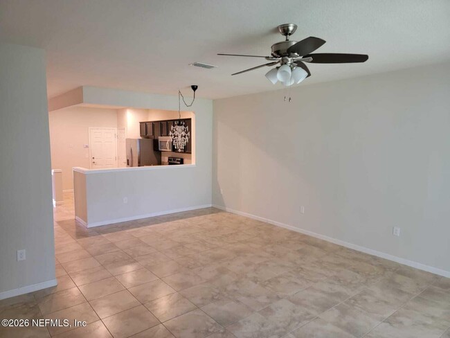 Building Photo - 6791 Roundleaf Dr