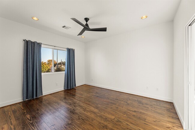 Building Photo - 1524 Blodgett St