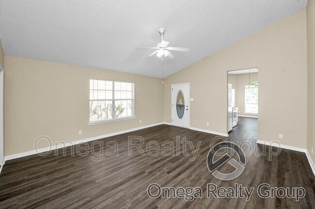 Building Photo - 2672 Rosebud Dr E