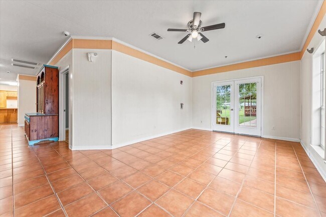 Building Photo - 10 Lowery Ln