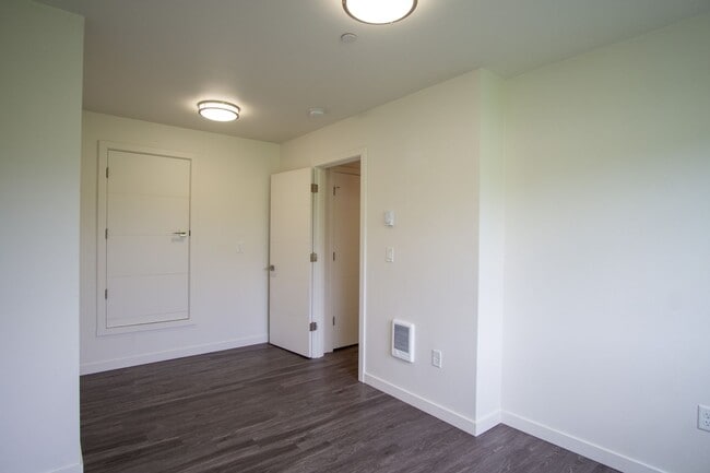 Building Photo - Stylish + Modern Corner 2-Bedroom Townhouse!