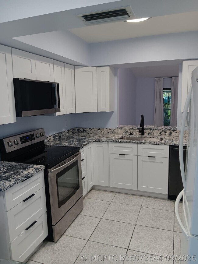 Building Photo - 10953 Hidden Lake Pl