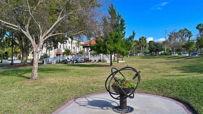 Building Photo - 817 Harbor Dr S