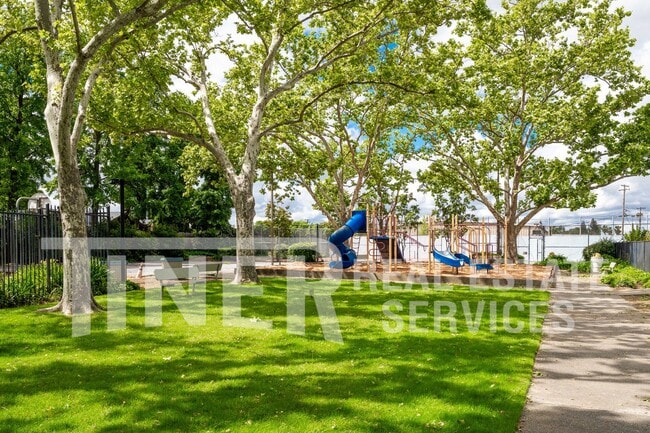 Building Photo - 4730 Clothier Way