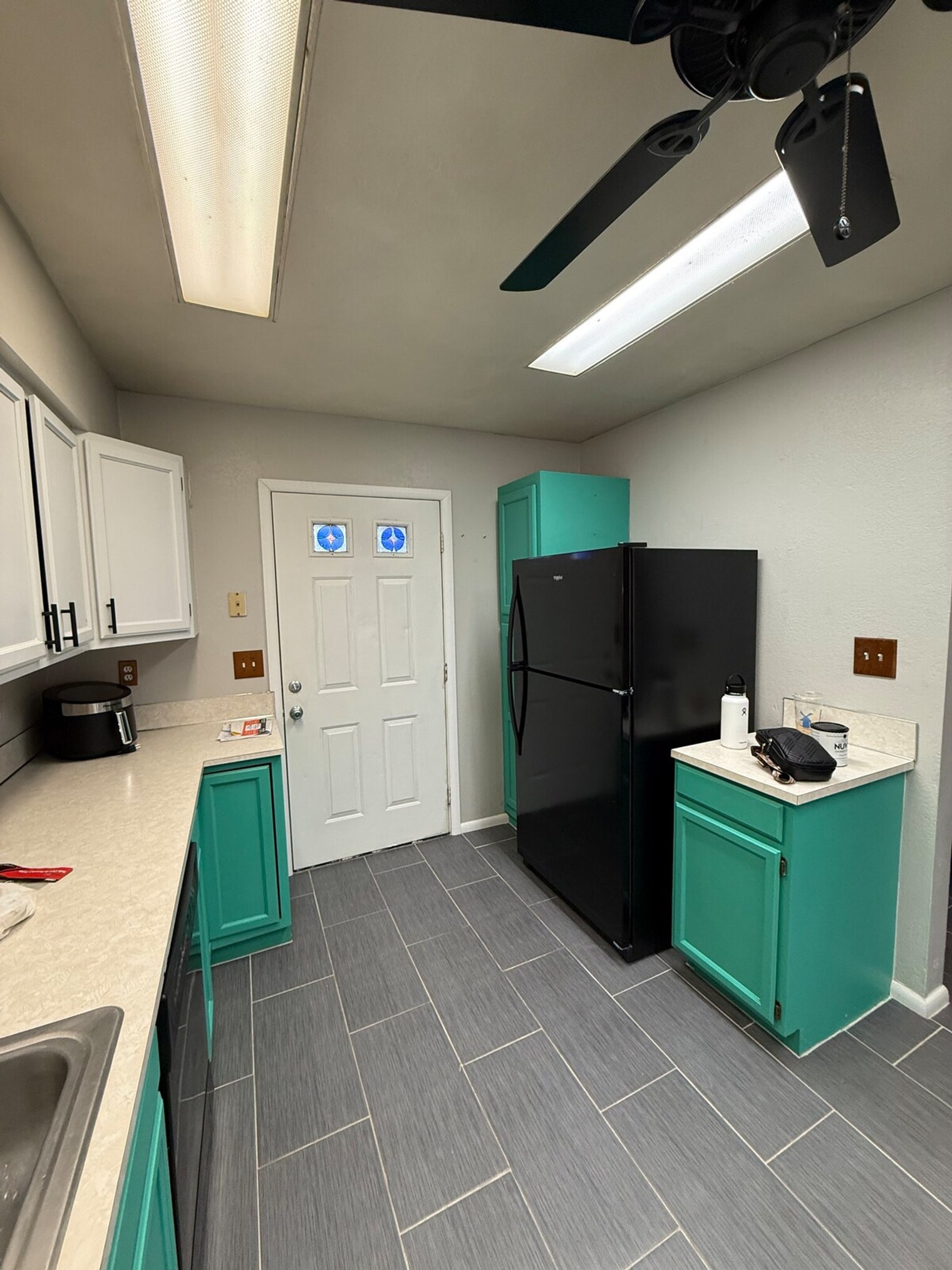 Building Photo - 600 NE 3rd St