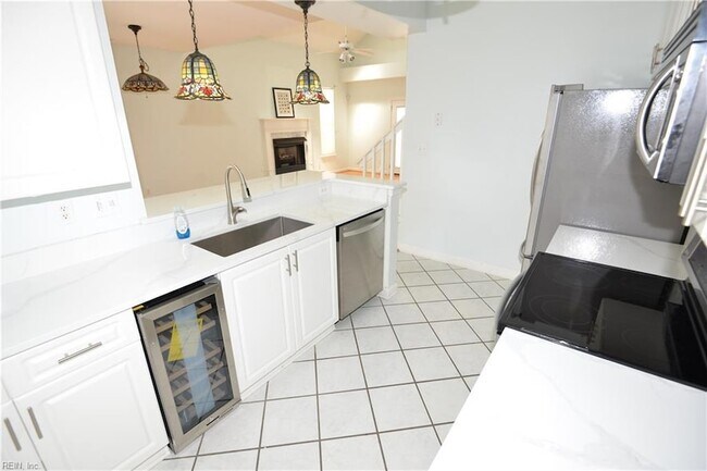 Building Photo - 2212 Creeks Edge Dr