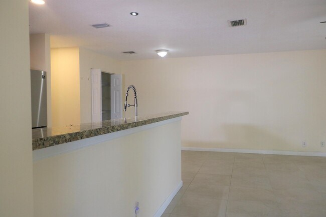 Building Photo - 708 Perdido Heights Dr