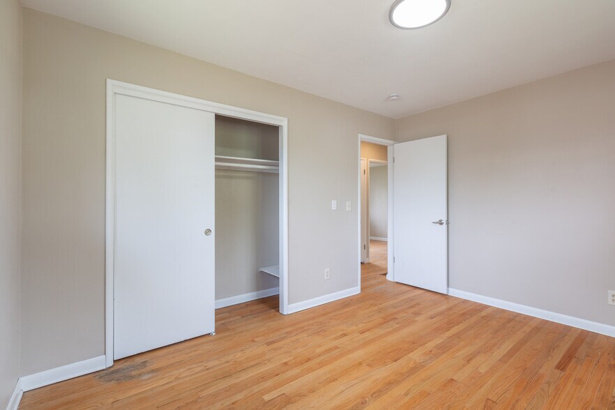 Building Photo - 3728 SE 49th Ave
