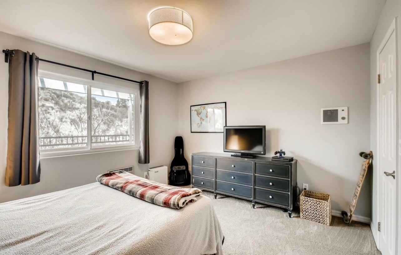 Bedroom - 5055 Collwood Blvd