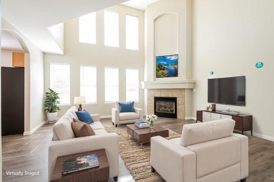 Building Photo - 19452 E Hamilton Pl