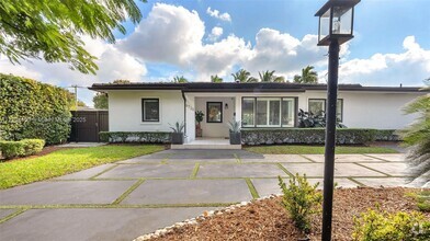 Building Photo - 6720 SW 48th St