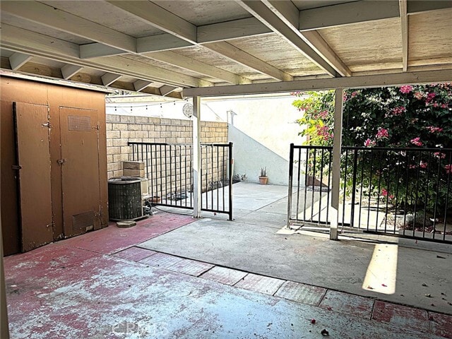 Building Photo - 1787 W Greenleaf Ave