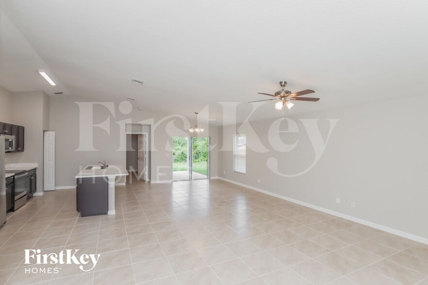 Building Photo - 811 Andrew St SE