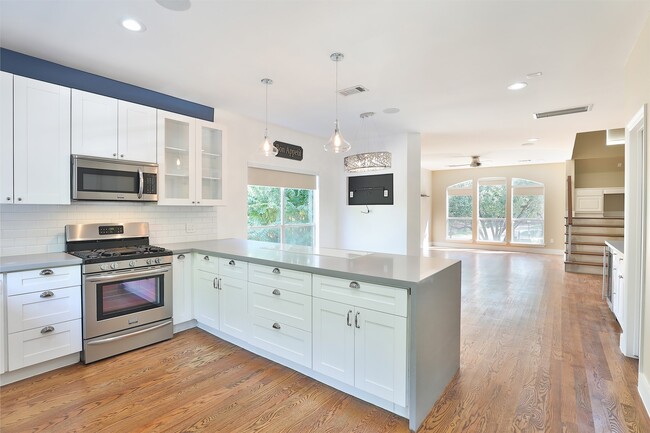 Building Photo - 1743 French Village Dr