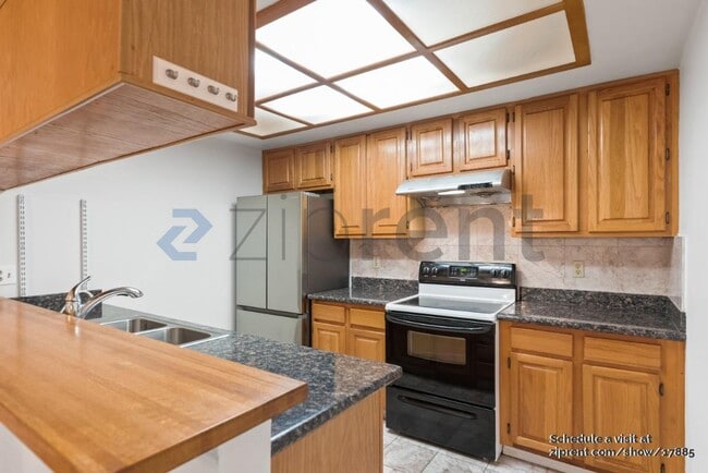 Building Photo - 3715 Terstena Pl