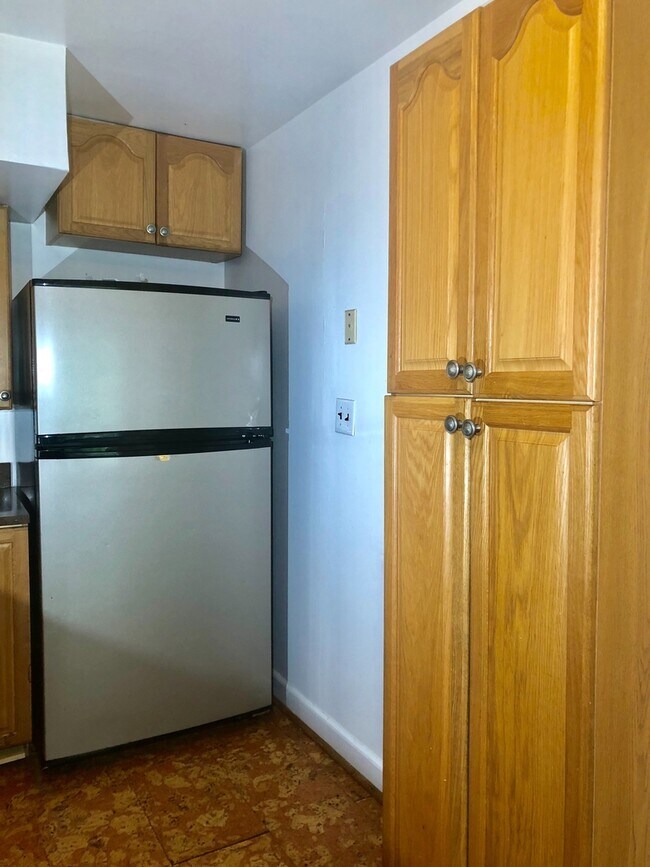 Building Photo - Charming 3 Bedroom/2 Bathroom Duplex in West Hills, MD!