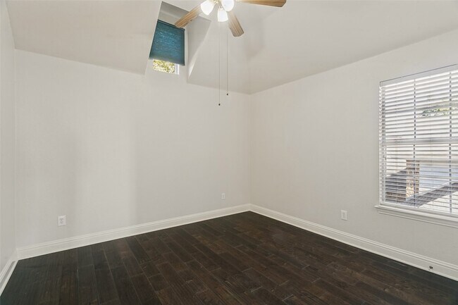 Building Photo - 9028 Bottlebrush Ln