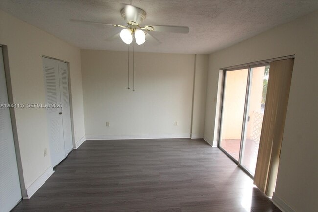Building Photo - 1655 W 44th Pl
