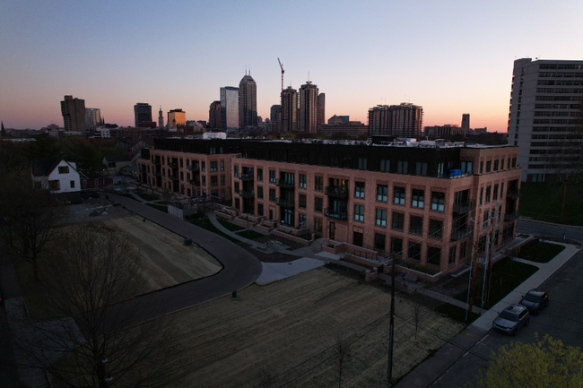 Building Photo - 855 N East St