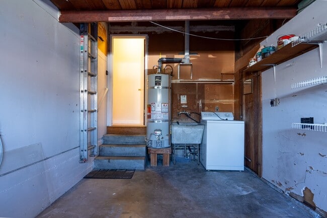 Building Photo - 3834 Colegrove St