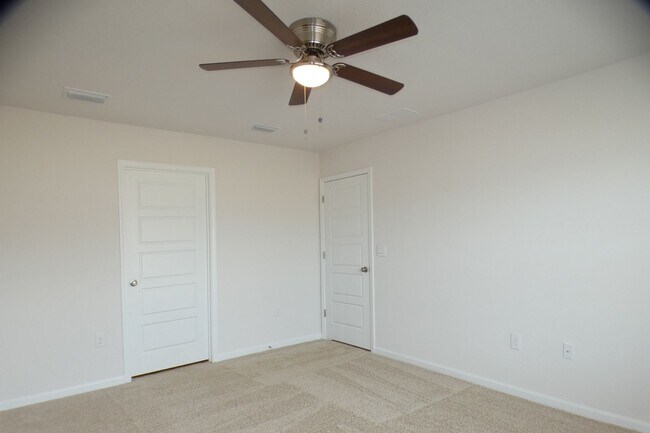 Building Photo - 4 Bedroom Home - Bridlewood