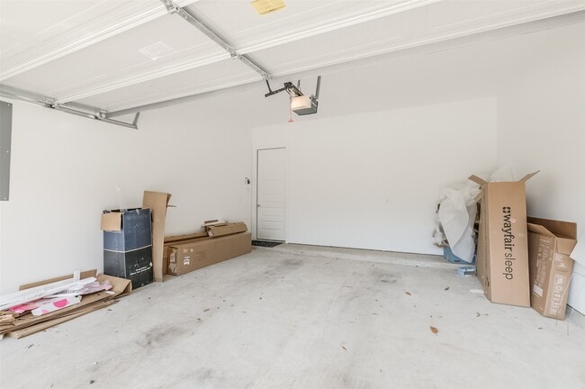 Building Photo - 307 Parker St