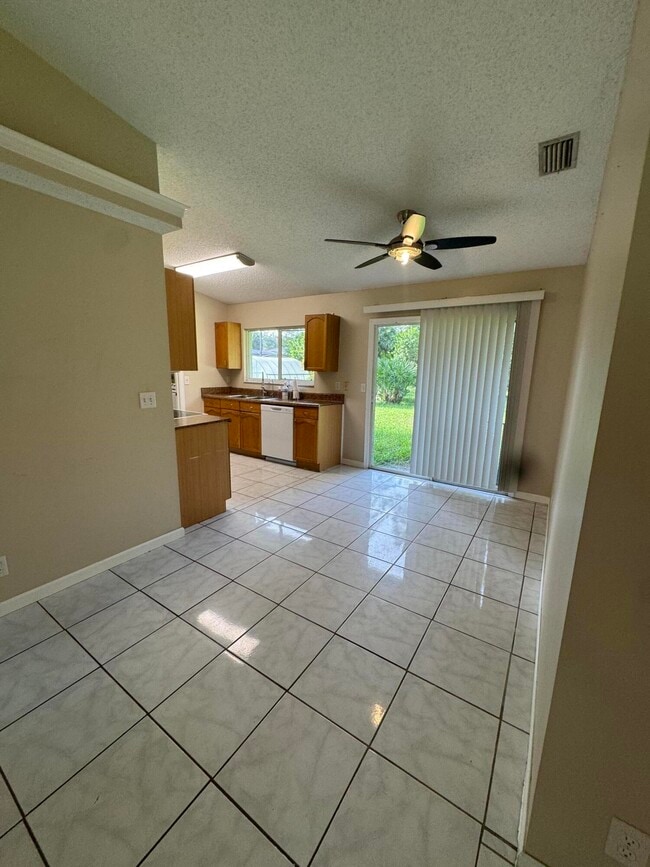 Building Photo - 15780 95th Ln N
