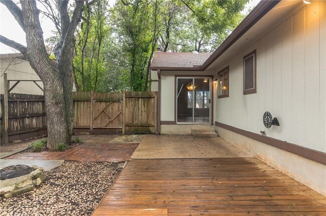 Building Photo - 4908 Hawkhaven Ln