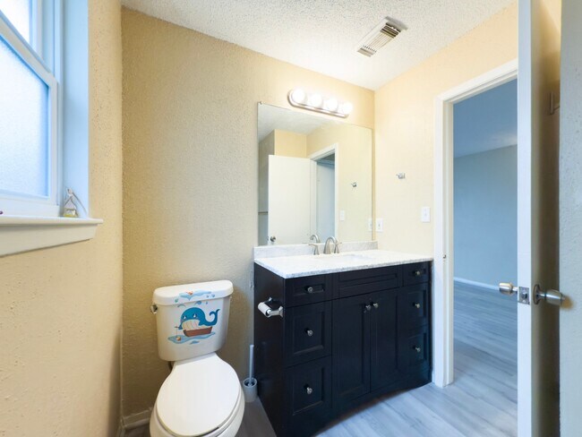 Building Photo - 6506 Briar Glade Dr