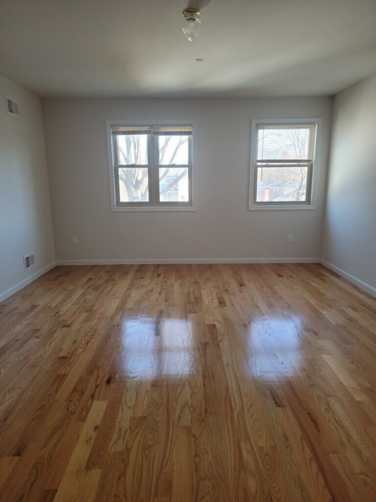 Building Photo - 65 Bard Ave