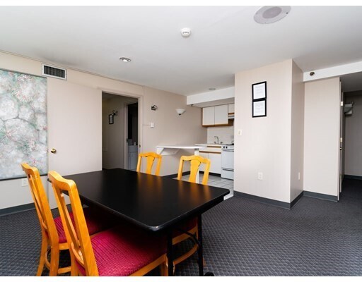 Building Photo - 1933 Commonwealth Ave