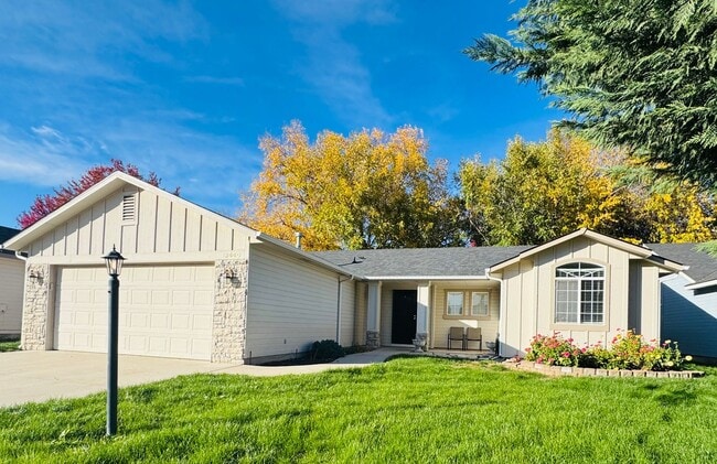 Primary Photo - Modern and Updated 3bd/2b Home for Rent in...