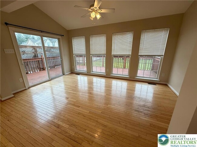 Building Photo - 4046 Clubhouse Ct