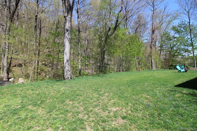 Building Photo - 18 Mountain Rd