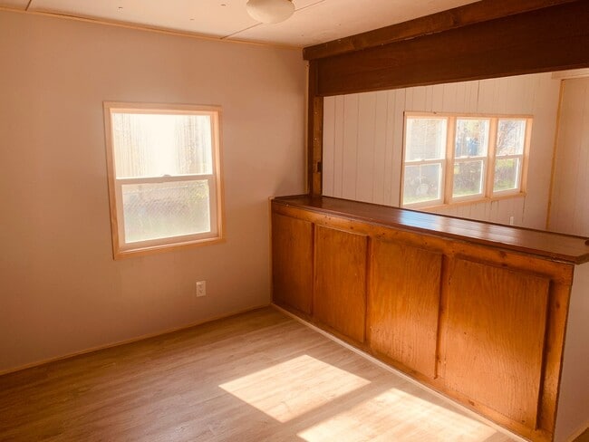 Building Photo - 2 Bedroom 2 bath Mobile Home in Great Falls