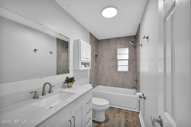 Building Photo - 133 Cll Menendez